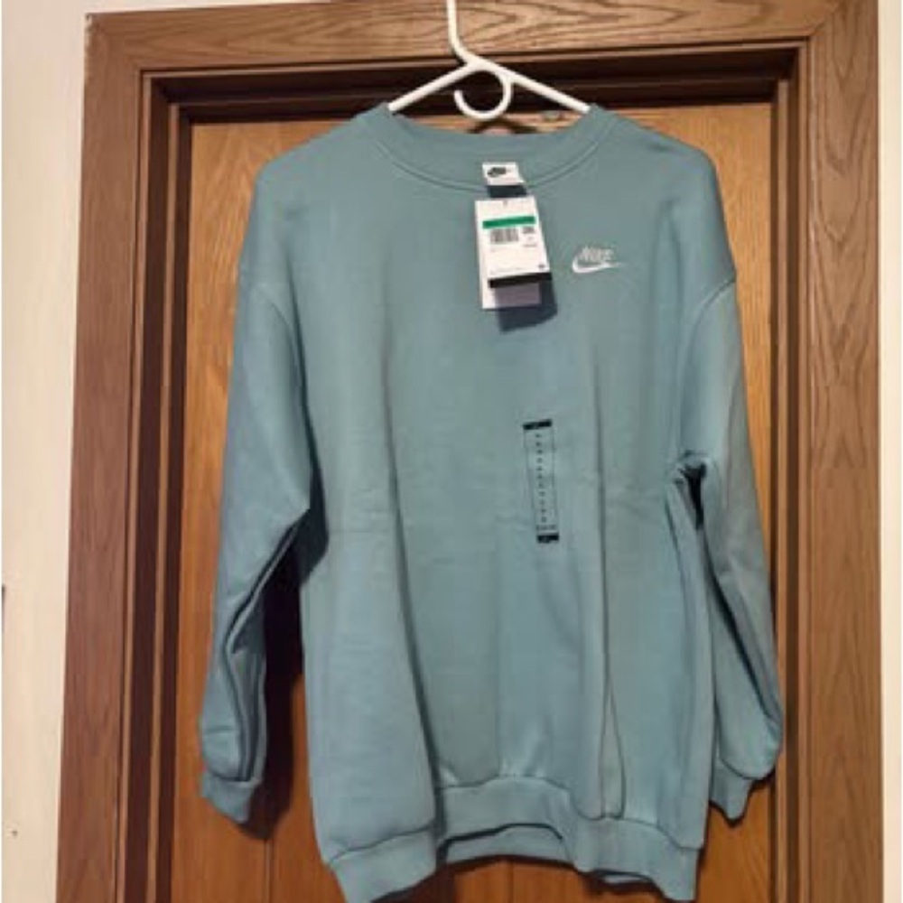 Brand new Nike girls crewneck